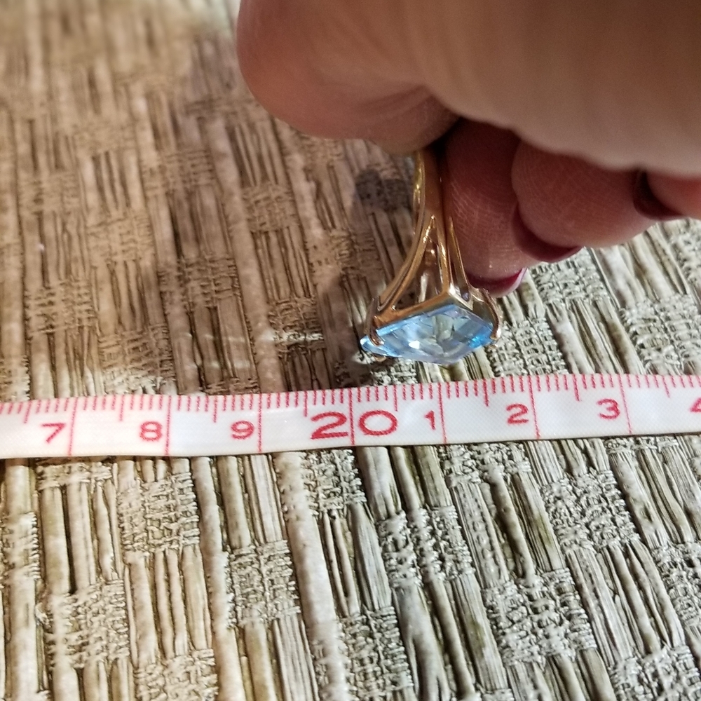 Blue Topaz over 5 carat 10k gold ring - Picture 9 of 10